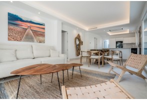 Casa escondida! Modern renovated apartment on the heart of Nueva Andalucia