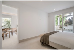 Casa escondida! Modern renovated apartment on the heart of Nueva Andalucia