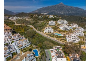 Casa escondida! Modern renovated apartment on the heart of Nueva Andalucia